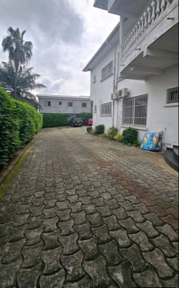 Appartement 2 chambres à louer à Akanda au Château