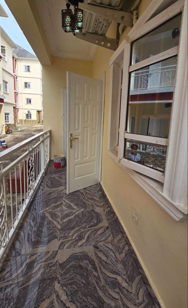 Appartement 3 chambres avec placards à Avorbam
