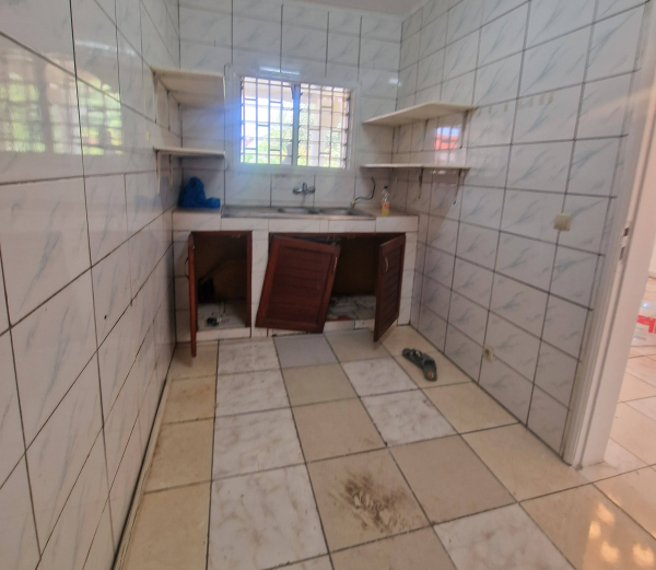 Appartement 2 chambres à louer à Okala Mikolongo