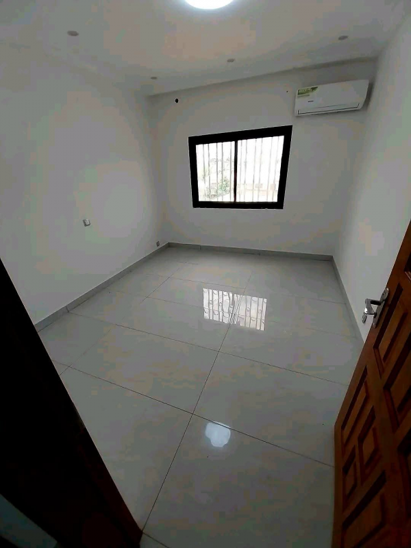 Appartement 3 chambres à louer à Owendo Razel