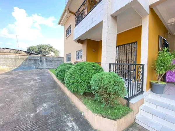 Appartement 2 chambres à louer à Mindoumbé 2