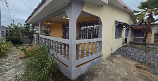 Villa 4 chambres à louer à Angondjé – 4ème Cité