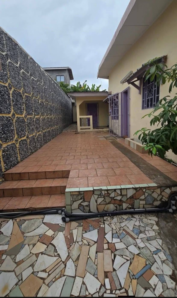 Villa 4 chambres à louer à Angondjé – 4ème Cité