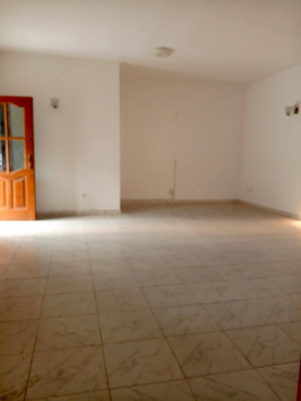 Appartement 2 chambres à louer à Okala Mikolongo