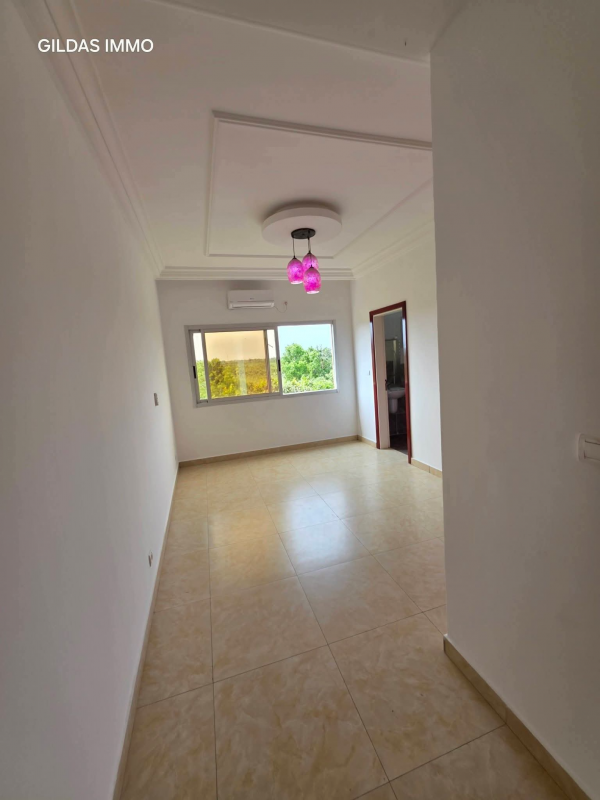 Appartement 3 chambres à louer à Alibandeng